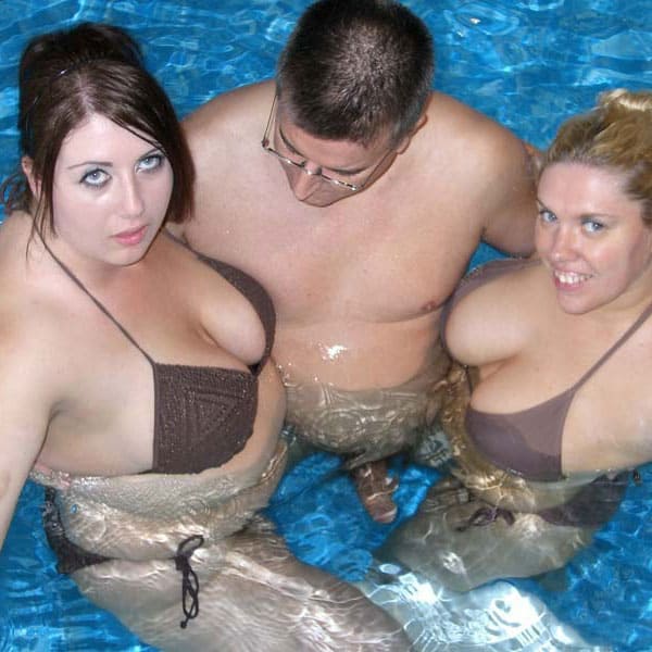 Толстые подруги сосут член в бассейне 6 фото