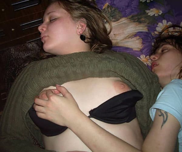 Новогодние фото пьяных русских девушек 24 фото