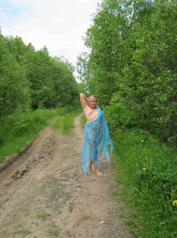 Жена захотела в лесу фотографироваться голой 21 фото